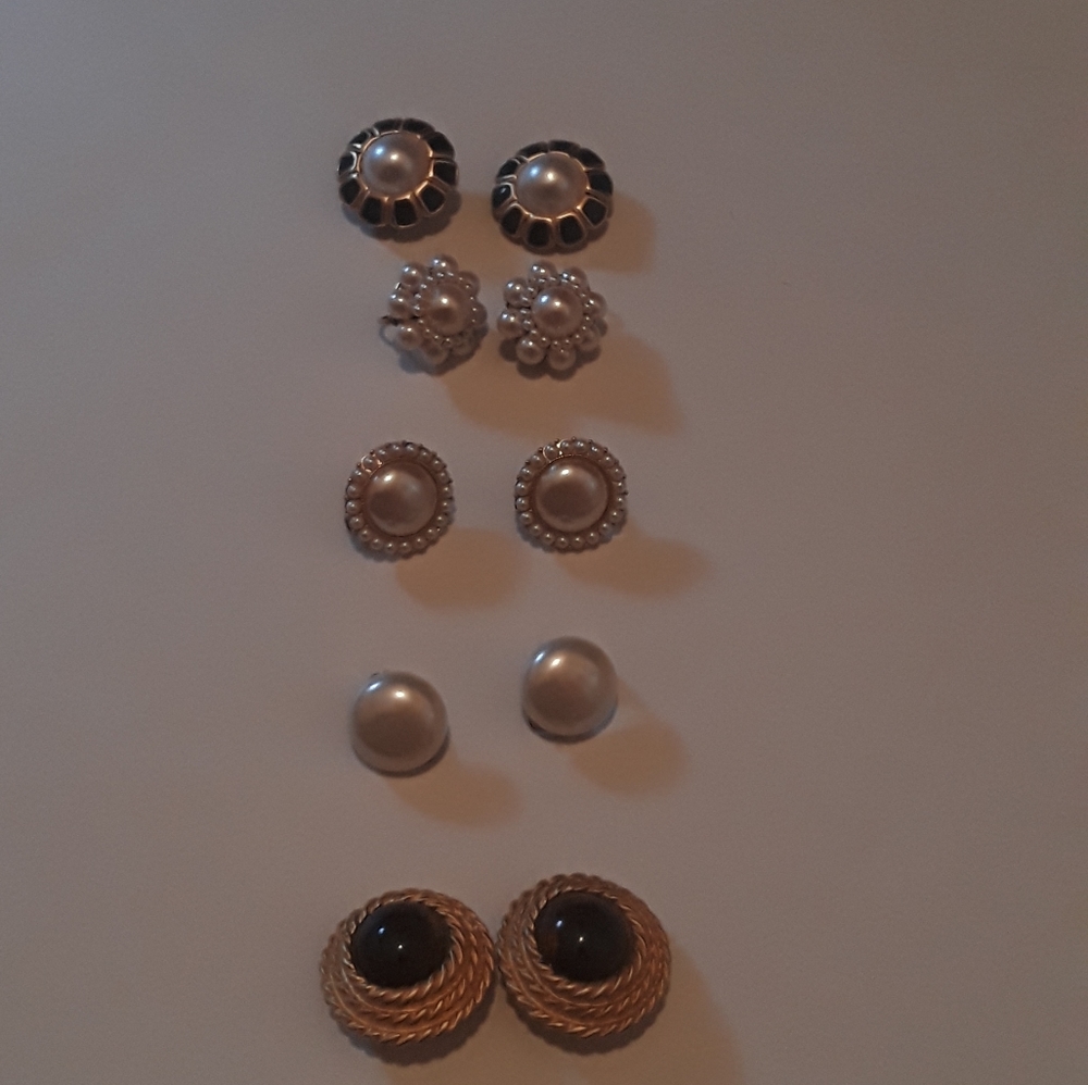 Vintage clip on earings set